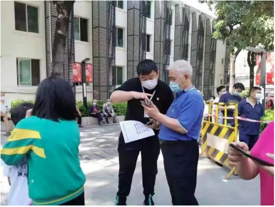 同心戰疫 國企先鋒——廣州輕工集團新仕誠公司支援天河員村街道防疫防控
